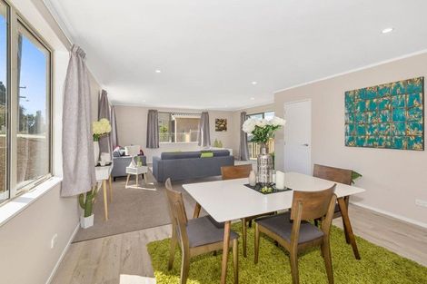 Photo of property in 45 Kelman Road, Kelston, Auckland, 0602