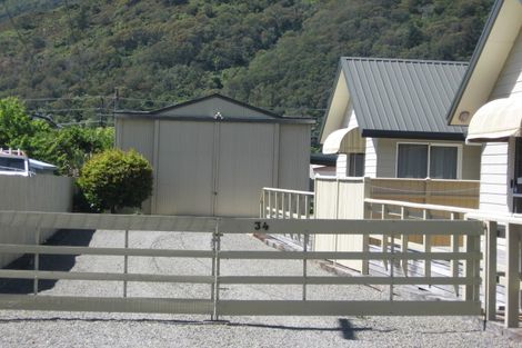 Photo of property in 34 Durham Street, Picton, 7220