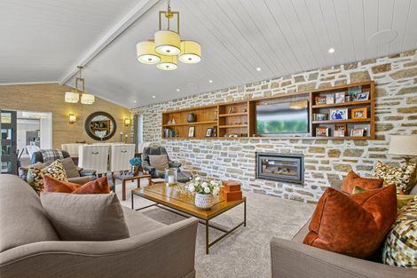 Photo of property in 36 Manutahi Road, Hillsborough, New Plymouth, 4372