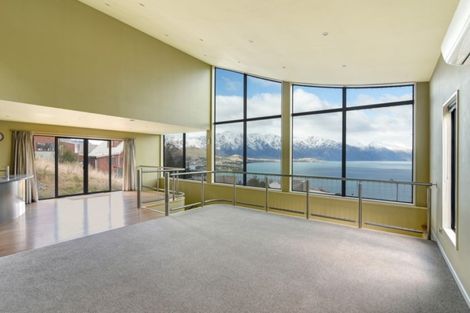 Photo of property in 11 Caples Place, Fernhill, Queenstown, 9300