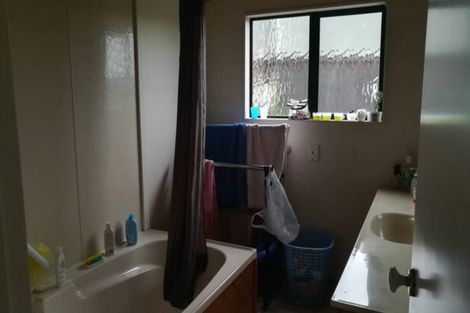 Photo of property in 86 Gosford Drive, Botany Downs, Auckland, 2010