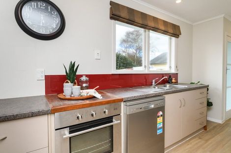 Photo of property in 5 Acacia Street, Kelvin Grove, Palmerston North, 4414