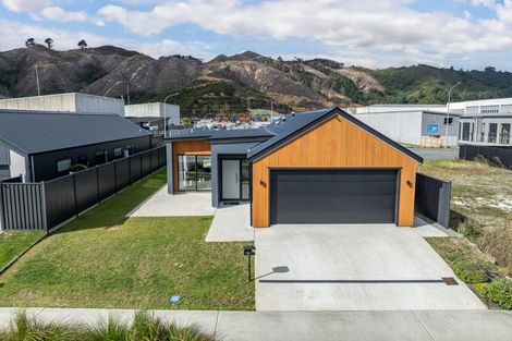 Photo of property in 15 Cynisca Crescent, Wallaceville, Upper Hutt, 5018