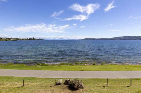 Photo of property in 2/227 Lake Terrace, Waipahihi, Taupo, 3330