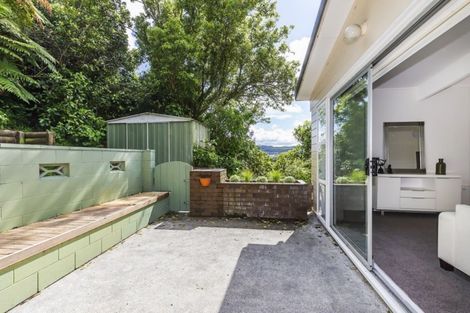 Photo of property in 6 Saint Annes Square, Tawa, Wellington, 5028