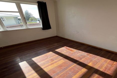 Photo of property in 11 Hinemoa Street, Levin, 5510