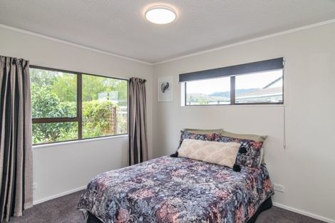 Photo of property in 4 Chilton Drive, Paraparaumu, 5032