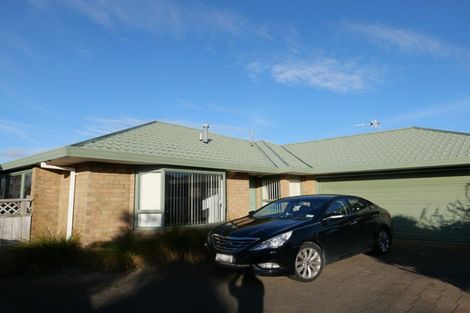 Photo of property in 11 Crown Hill, Paraparaumu, 5032