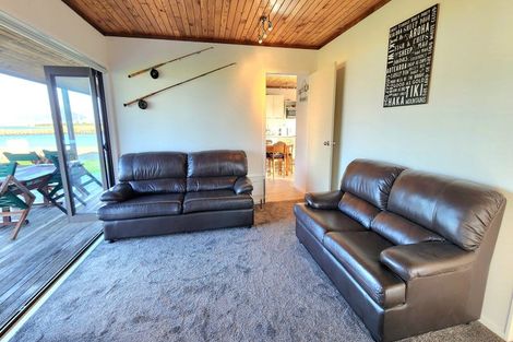 Photo of property in 38 One Tree Point Road, One Tree Point, 0118