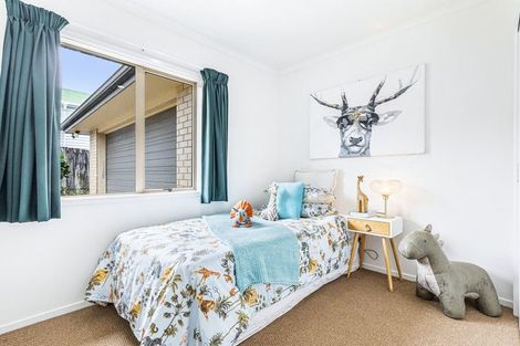 Photo of property in 25a Sylvan Crescent, Te Atatu South, Auckland, 0610