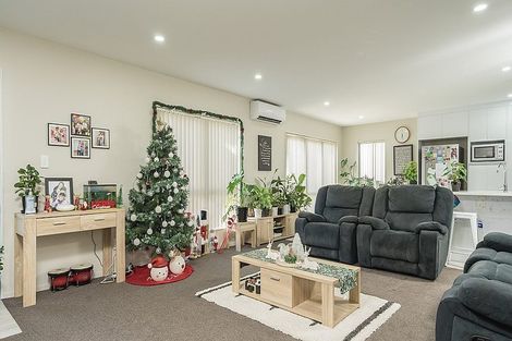 Photo of property in 43a Catkin Crescent, Papatoetoe, Auckland, 2025