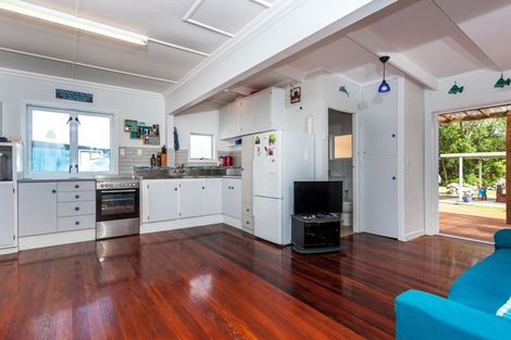 Photo of property in 159 Ocean Beach Road, Tairua, 3508