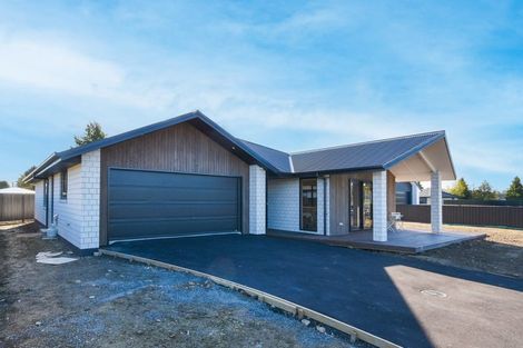 Photo of property in 44 Constitution Avenue, Milton, 9220