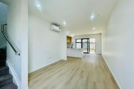 Photo of property in 9c Rountree Place, Conifer Grove, Takanini, 2112