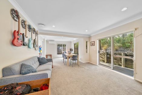 Photo of property in 92 Amesbury Drive, Churton Park, Wellington, 6037