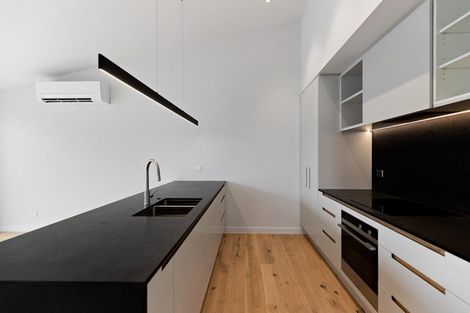 Photo of property in 15a Potters Hill Drive, Queenstown, 9300