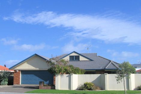 Photo of property in 18 Sandhurst Drive, Papamoa Beach, Papamoa, 3118