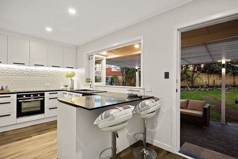 Photo of property in 7 Karamu Street, Te Atatu Peninsula, Auckland, 0610