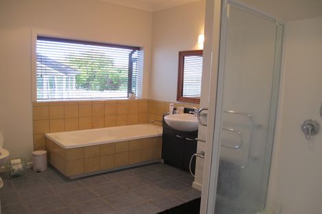 Photo of property in 32 Collins Avenue, Te Awamutu, 3800