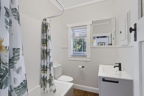Photo of property in 22 Ngaio Street, Strandon, New Plymouth, 4312