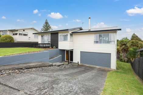 Photo of property in 16 Glamis Avenue, Dinsdale, Hamilton, 3204