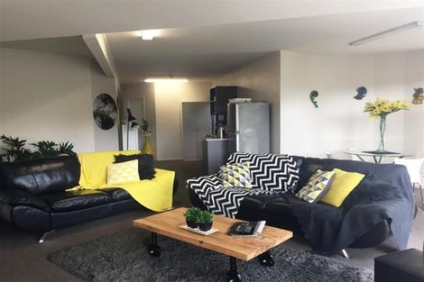 Photo of property in 68a Chatsworth Road, Silverstream, Upper Hutt, 5019