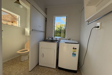 Photo of property in 938 East Coast Road, Northcross, Auckland, 0630
