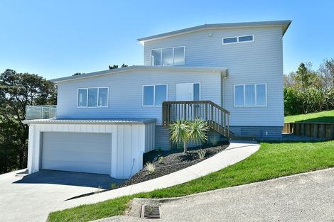 Photo of property in 299 Whangaparaoa Road, Red Beach, 0932