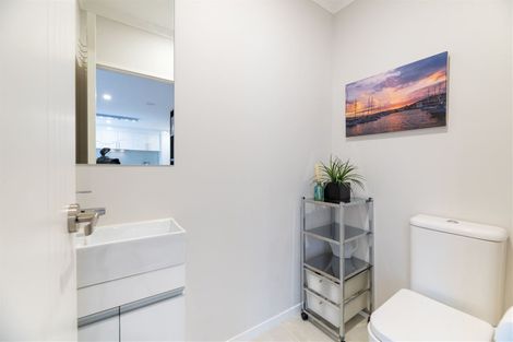 Photo of property in 19 Bordeaux Parade, Te Atatu South, Auckland, 0610