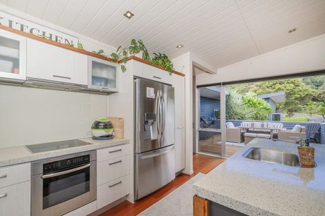 Photo of property in 50 Tarapatiki Drive, Whitianga, 3510