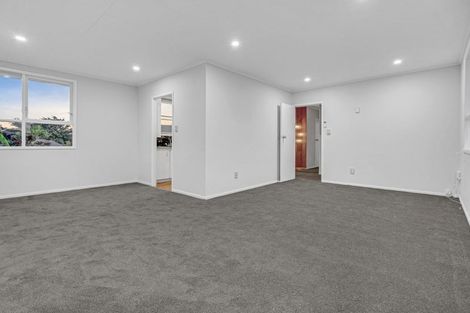 Photo of property in 15 Burbridge Road, Favona, Auckland, 2024