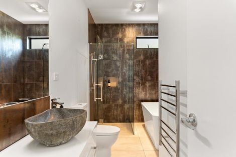 Photo of property in 13 Hackett Road, Jacks Point, Queenstown, 9371