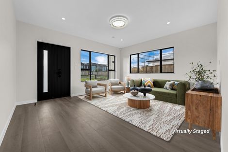 Photo of property in 31 Korowhiti Road, Clarks Beach, 2122