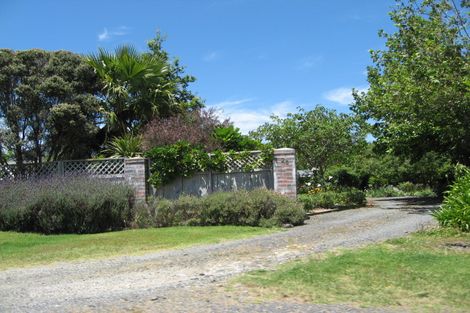 Photo of property in 23 Wharf Road, Clarks Beach, Pukekohe, 2679
