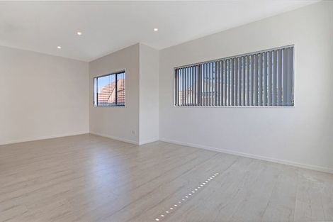 Photo of property in 1/3238 Great North Road, New Lynn, Auckland, 0600