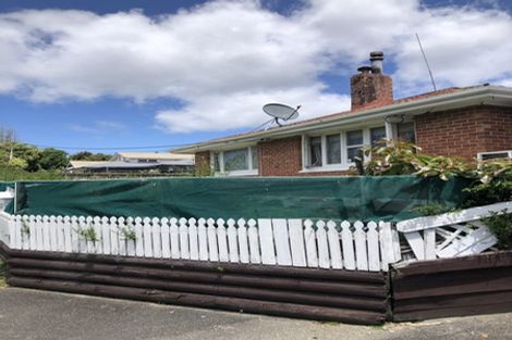 Photo of property in 125 Millbrook Road, Sunnyvale, Auckland, 0612