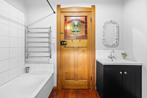 Photo of property in 46 Palmerston Road, Havelock North, 4130