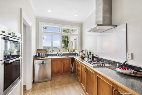 Photo of property in 35 Central Terrace, Kelburn, Wellington, 6012