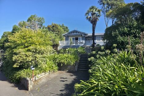 Photo of property in 2 Harvey Road, Bluff Hill, Napier, 4110