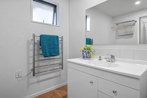 Photo of property in 1 Lowe Place, Rangiora, 7400