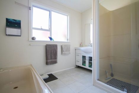 Photo of property in 70 Awamoa Road, Holmes Hill, Oamaru, 9401