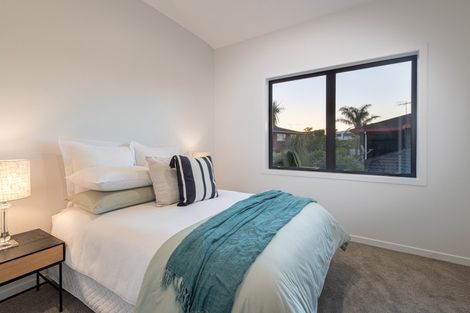 Photo of property in 27a Beechwood Road, Rothesay Bay, Auckland, 0630