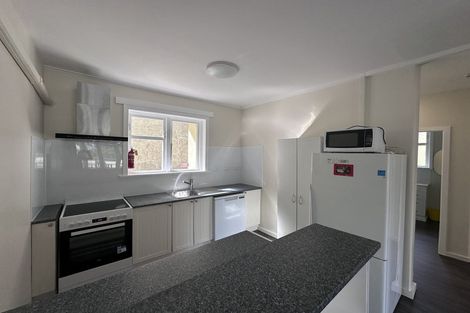 Photo of property in 3/20 Saint Michaels Crescent, Kelburn, Wellington, 6012