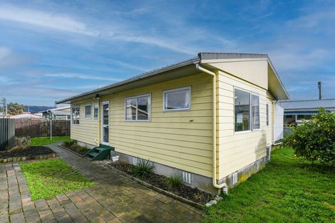 Photo of property in 2/16 Parkers Road, Tahunanui, Nelson, 7011