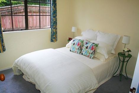 Photo of property in 32 Pekanga Road, Normandale, Lower Hutt, 5010