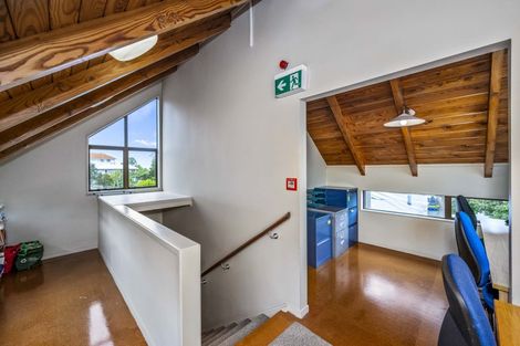 Photo of property in 2 Seaview Avenue, Northcote, Auckland, 0627