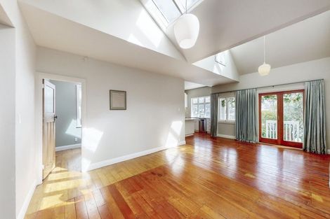 Photo of property in 19 Scarborough Terrace, Mount Victoria, Wellington, 6011