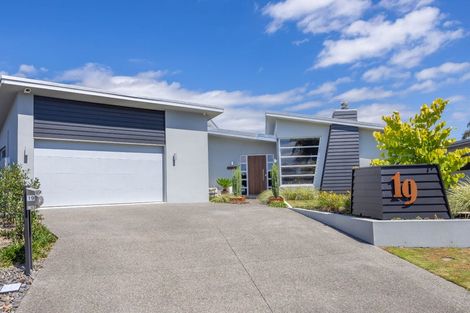 Photo of property in 19 Shalimar Place, Huntington, Hamilton, 3210