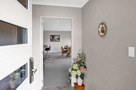 Photo of property in 35 Cloten Road, Stratford, 4332