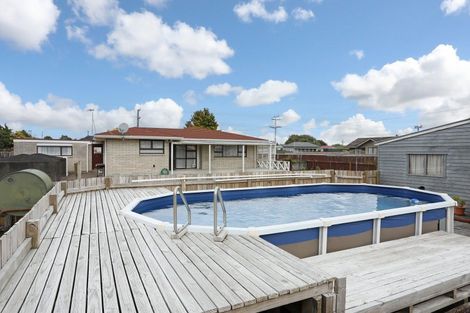 Photo of property in 7 Cemetery Road, Sanson, 4817
